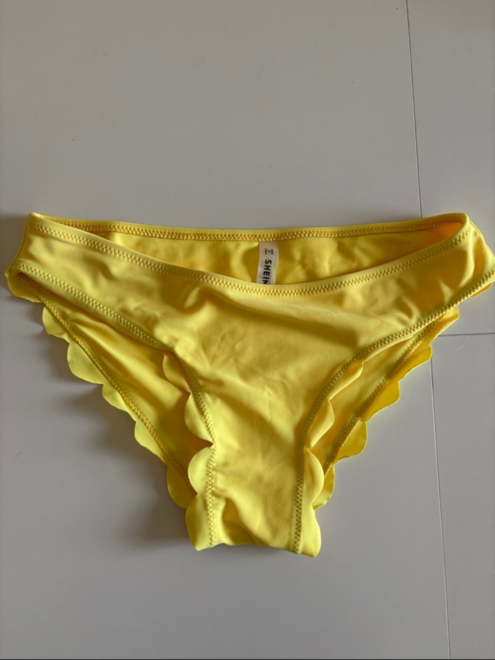 SHEIN Yellow Scalloped Bikini Bottom